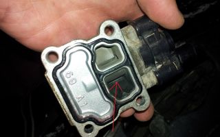 Cleaning the idle speed sensor on a Toyota Corolla