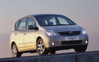 How to replace the windshield on a Toyota Corolla?